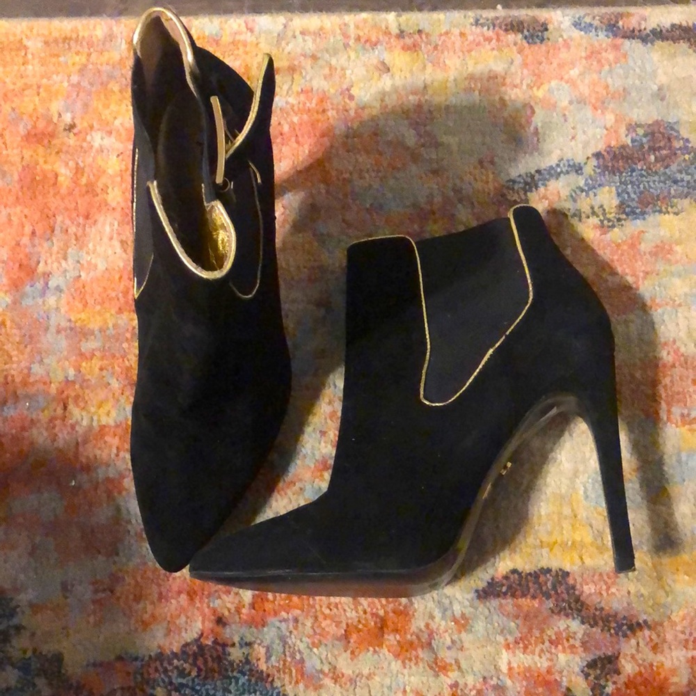 Roberto Cavalli Heeled booties! Worn once. Heel is high for me. Very stylish.